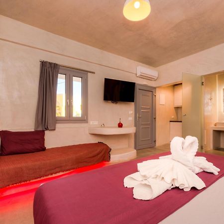 The Muses Of Santorini Private Jacuzzi Suites Vothon Exterior photo