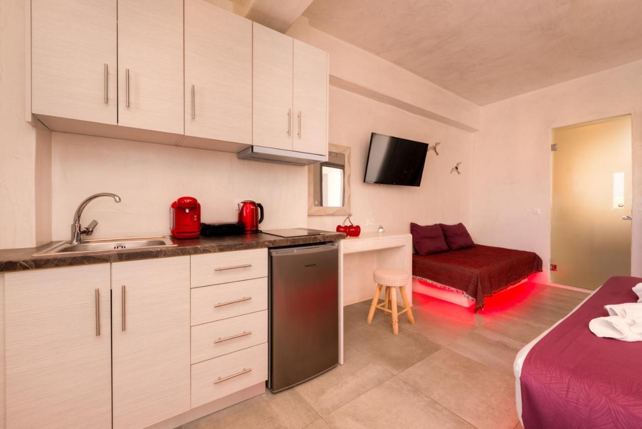 The Muses Of Santorini Private Jacuzzi Suites Vothon Exterior photo